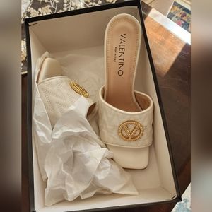 I'm selling these sandals because they are not true to size. Not for size 9